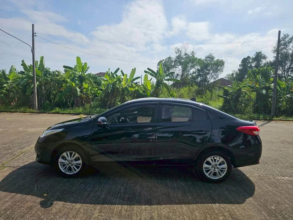 2017 Toyota Yaris ATIV III 3