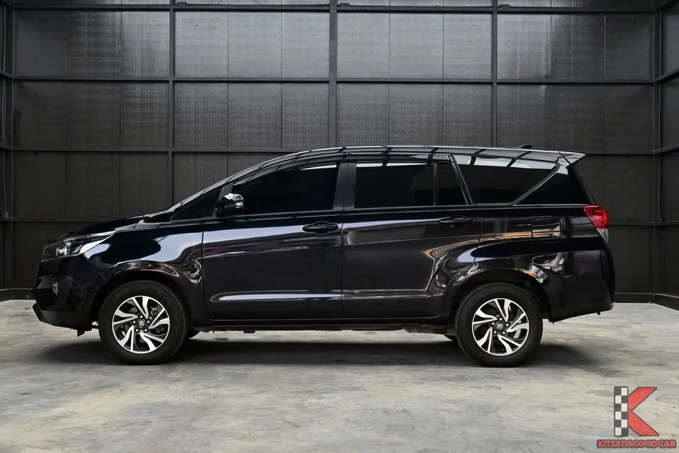 2023 Toyota Innova II 3