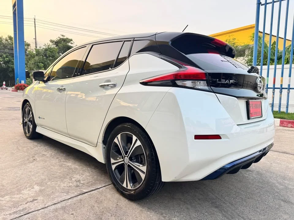 2022 Nissan Leaf II 2