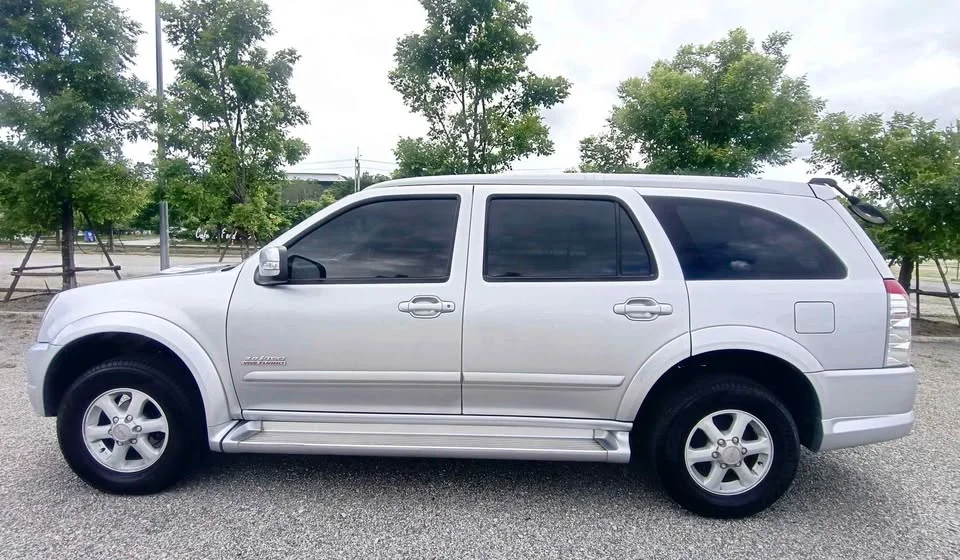 2006 Isuzu MU-7 3