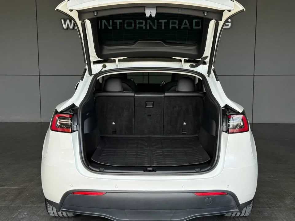 2023 Tesla Model Y 3