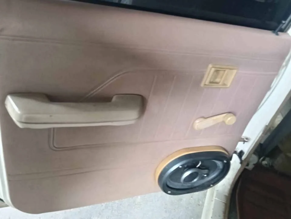 1990 Mitsubishi Triton II 3