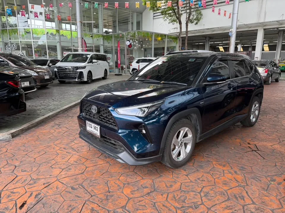 2023 Toyota Yaris Cross AC200 3
