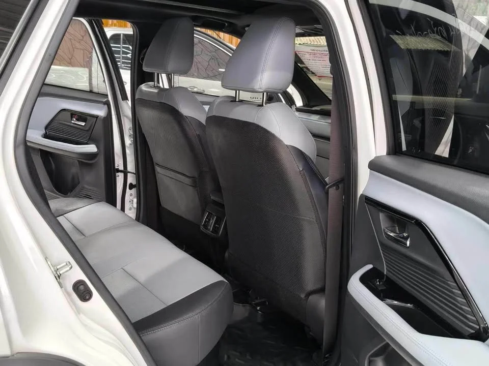 2025 Toyota Yaris Cross AC200 2