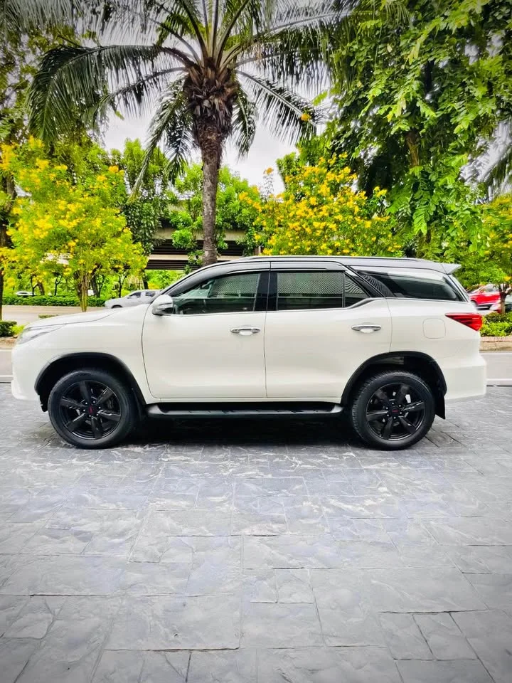 2017 Toyota Fortuner II 3