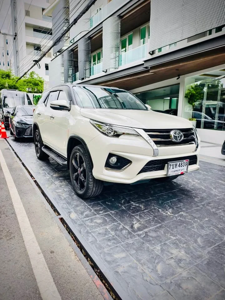 2017 Toyota Fortuner II 2