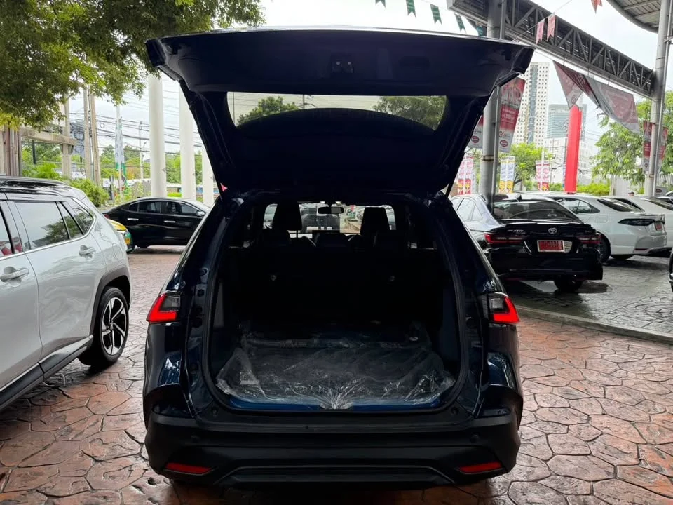2023 Toyota Yaris Cross AC200 2