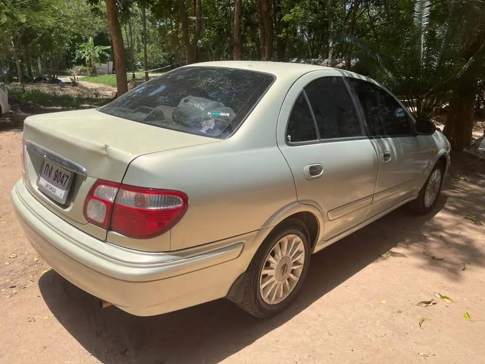2002 Nissan Sunny N16 3