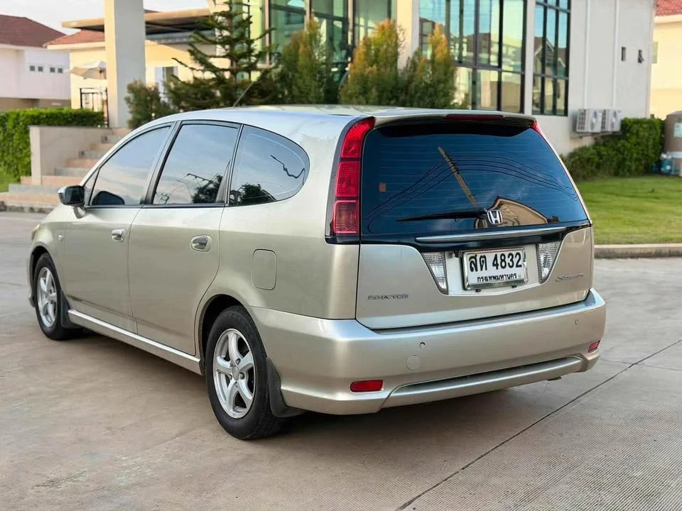2006 Honda Stream I 3
