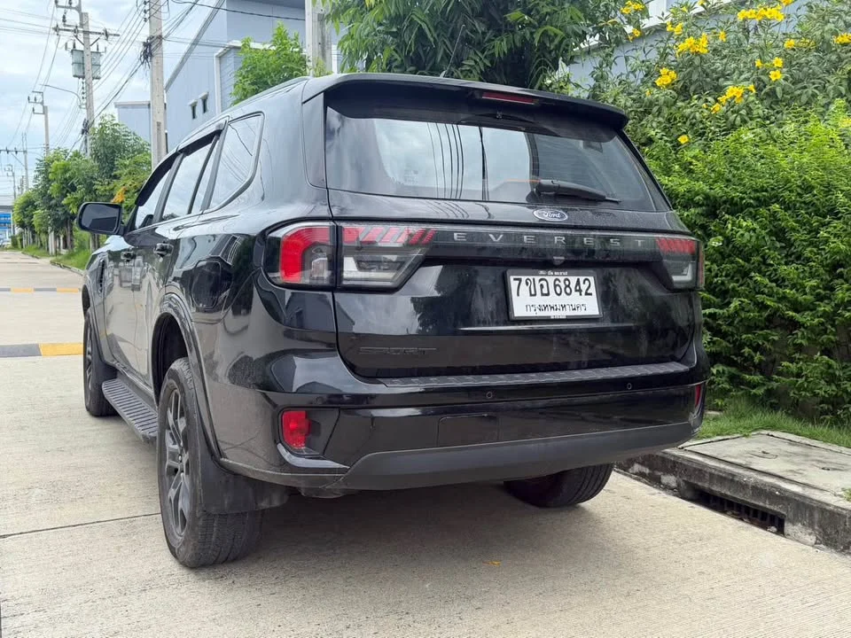 2025 Ford Everest III 3