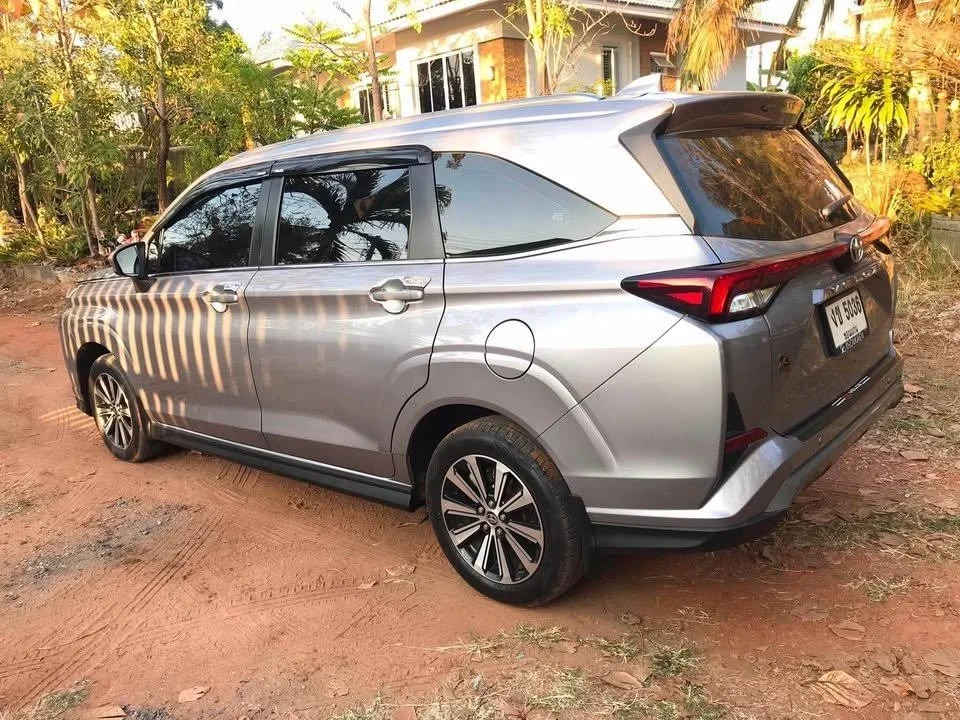 2023 Toyota Veloz III 2