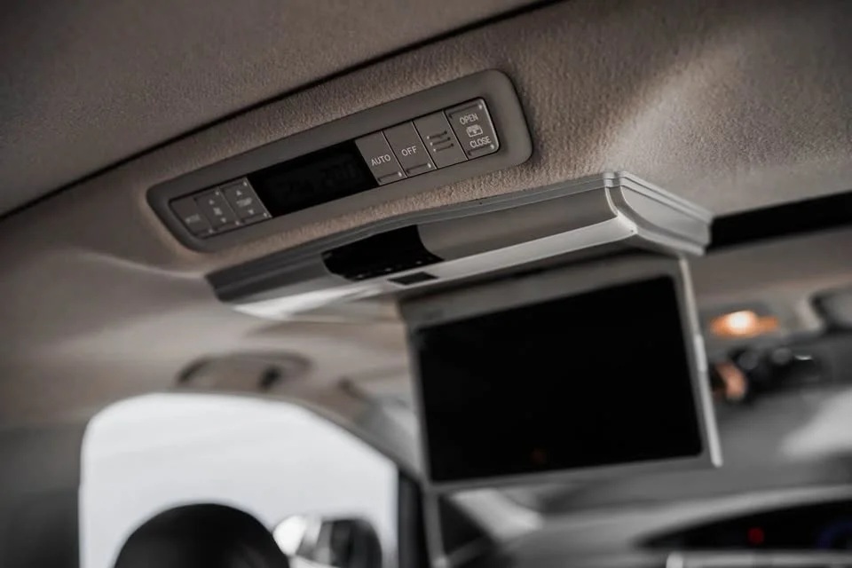 2014 Toyota Estima III 2