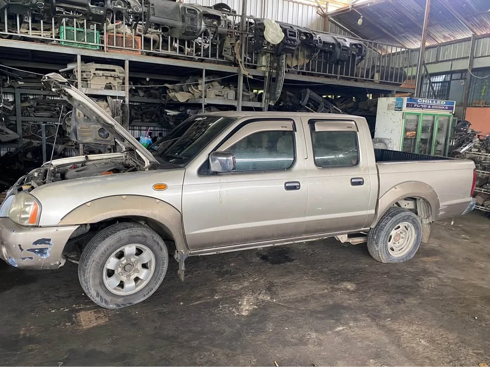 1995 Nissan Frontier I 2