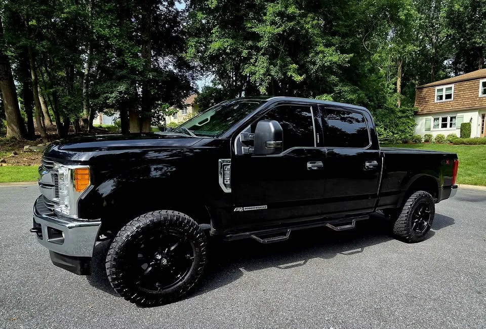 2017 Chevrolet Colorado II 3