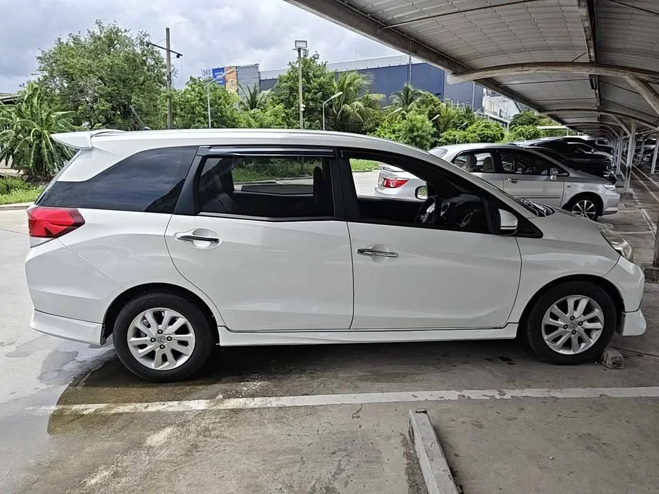 2016 Honda Mobilio II 3