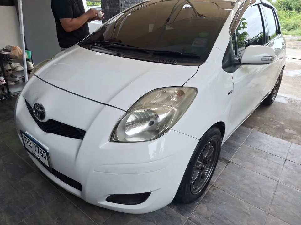2009 Toyota Yaris II 2