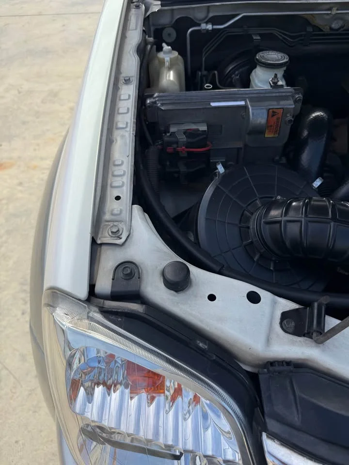 2005 Isuzu MU-7 3