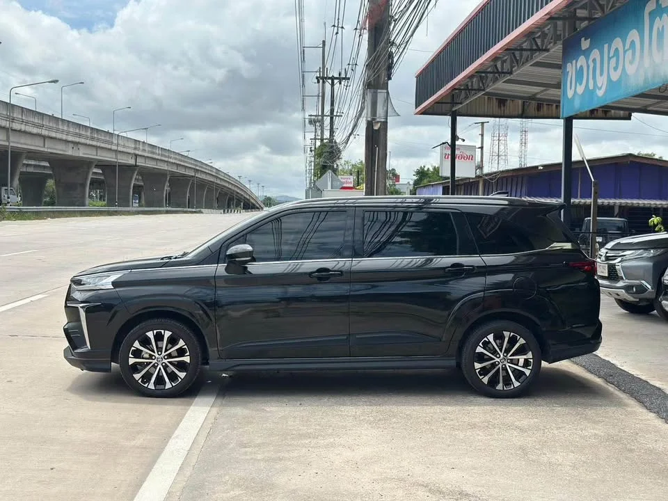 2023 Toyota Veloz III 3