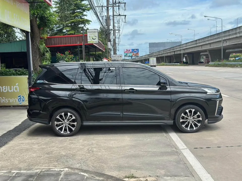 2023 Toyota Veloz III 2