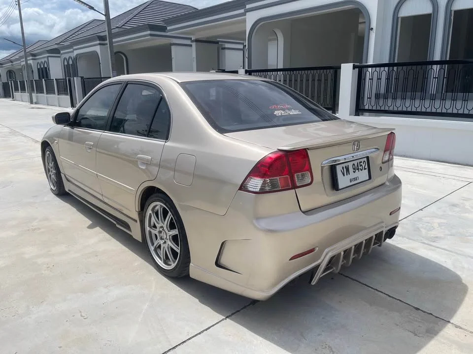 2002 Honda Civic VII 2