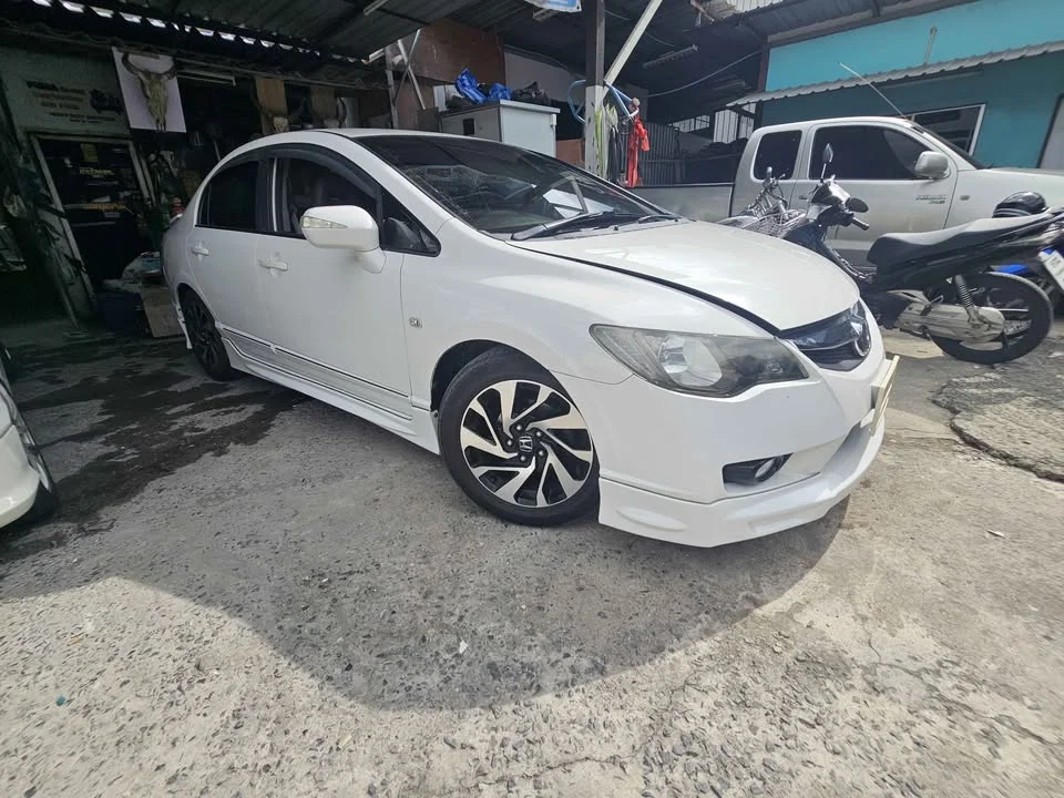 2011 Honda Civic VIII 3