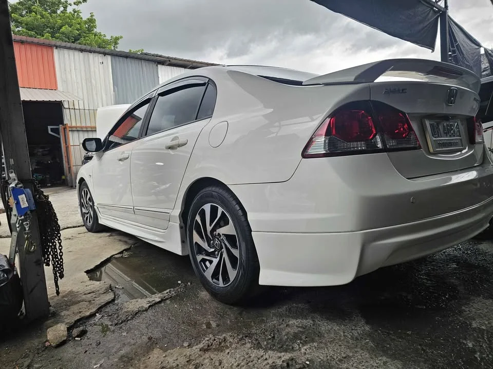 2011 Honda Civic VIII 2