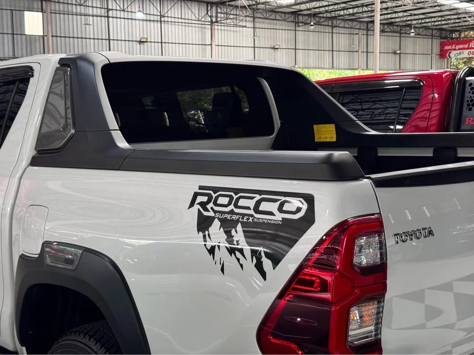 2024 Toyota Hilux VIII 3