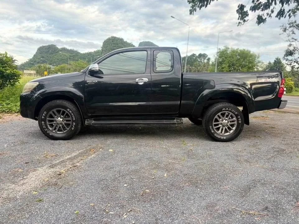 2012 Toyota Hilux VII 2