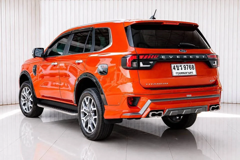 2023 Ford Everest III 2