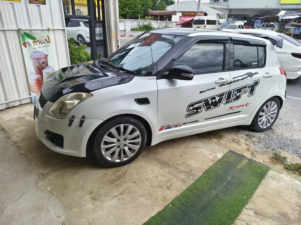 2012 Suzuki Swift I 3