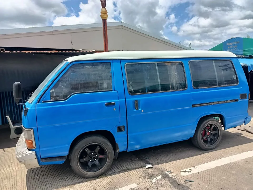 1999 Toyota Commuter III 3
