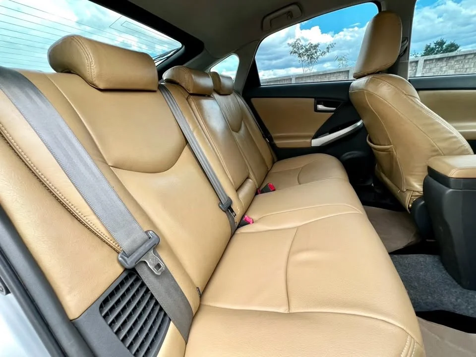 2012 Toyota Prius III 3