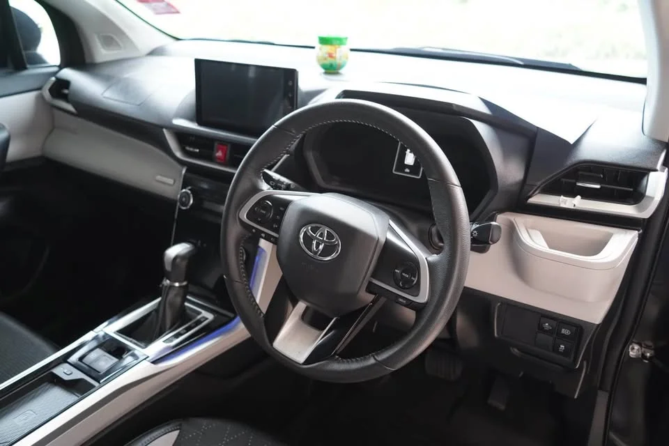 2023 Toyota Veloz III 2