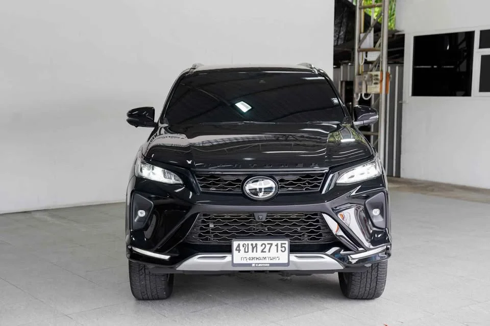2023 Toyota Fortuner II 3