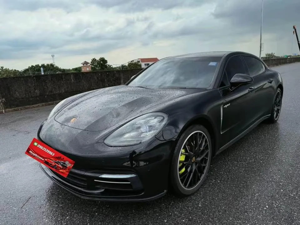 2017 Porsche Panamera II 2