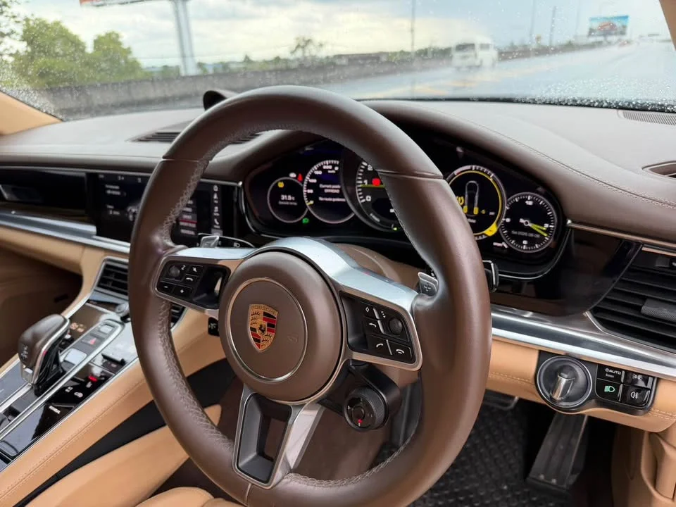 2017 Porsche Panamera II 2