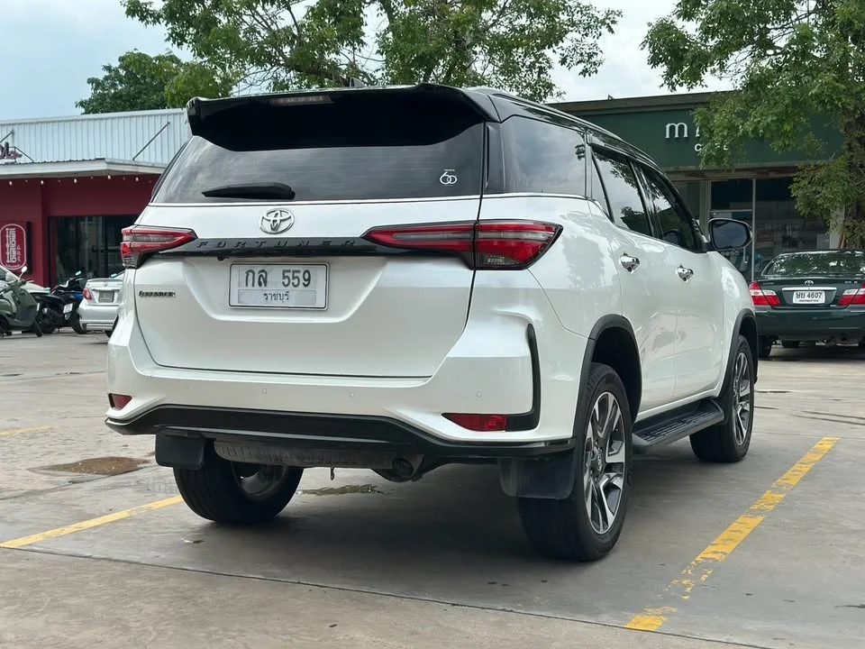2022 Toyota Fortuner II 3