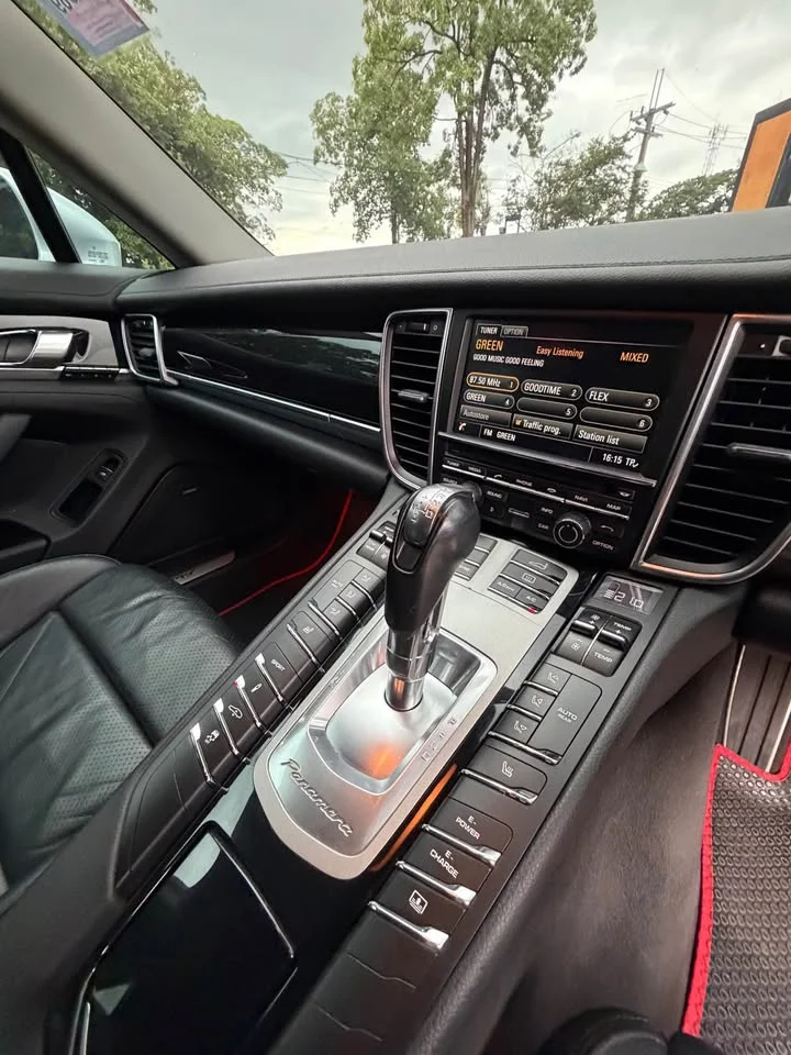 2016 Porsche Panamera I 2
