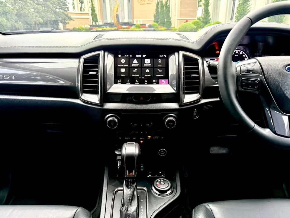 2019 Ford Everest II 2