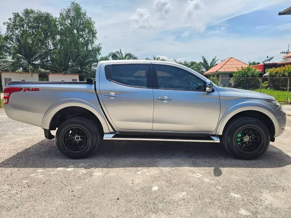 2016 Mitsubishi Triton V 2