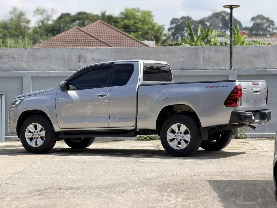 2019 Toyota Hilux VIII 3