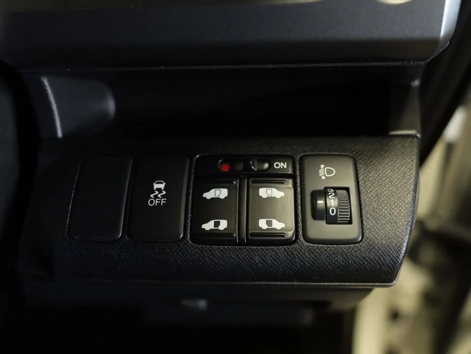 2013 Honda Stepwgn IV 2
