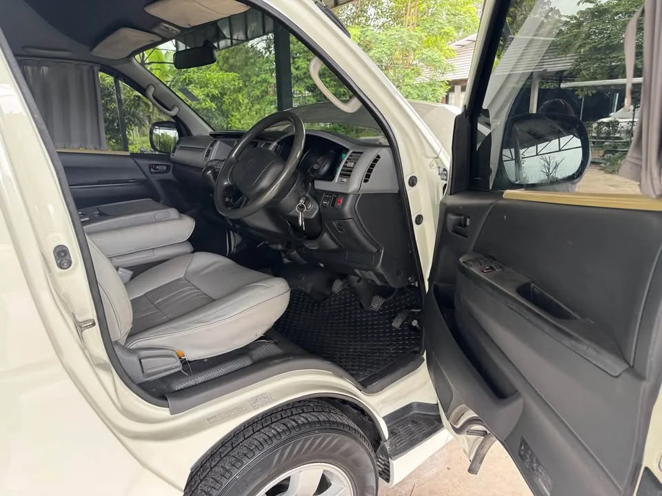 2009 Toyota Commuter V (H200) 2