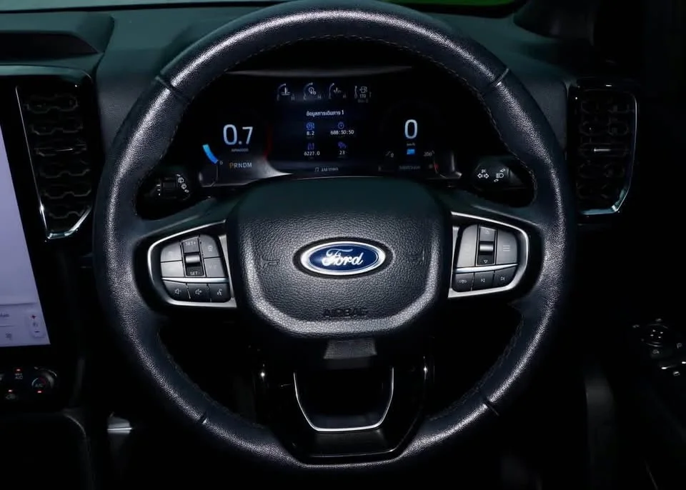 2023 Ford Everest III 3
