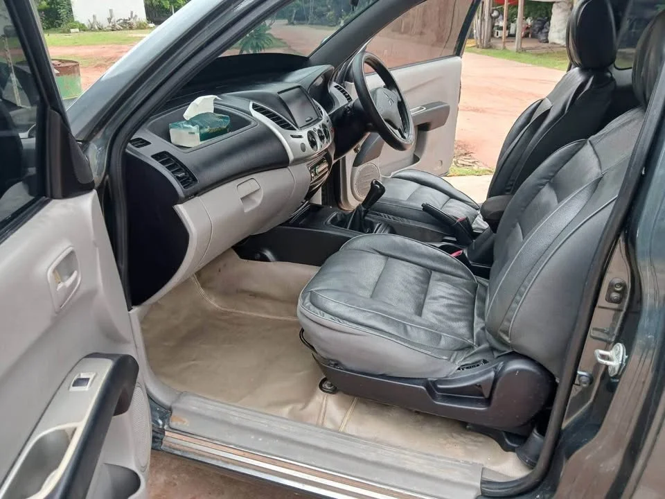 2012 Mitsubishi Triton IV 2
