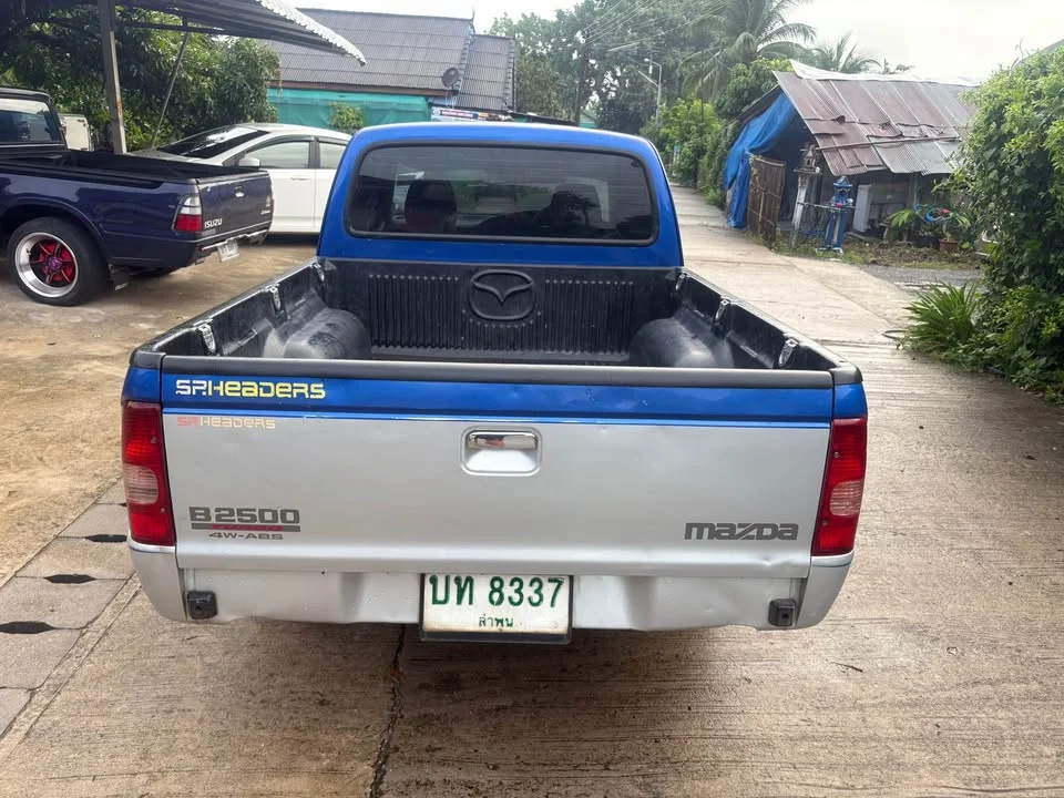 2003 Mazda 2500 Fighter V 3