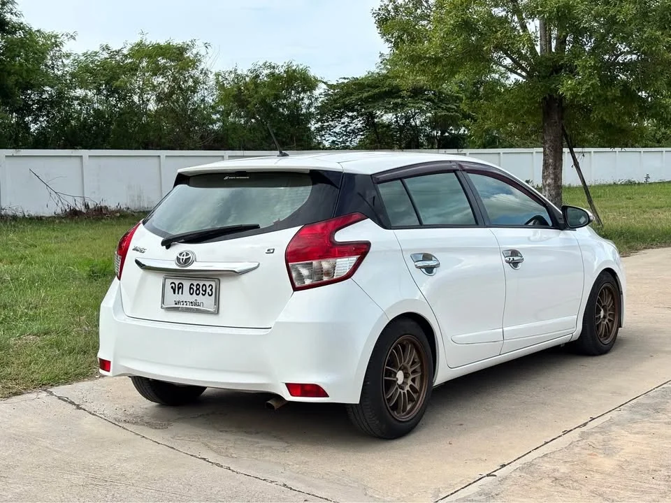 2015 Toyota Yaris III 3