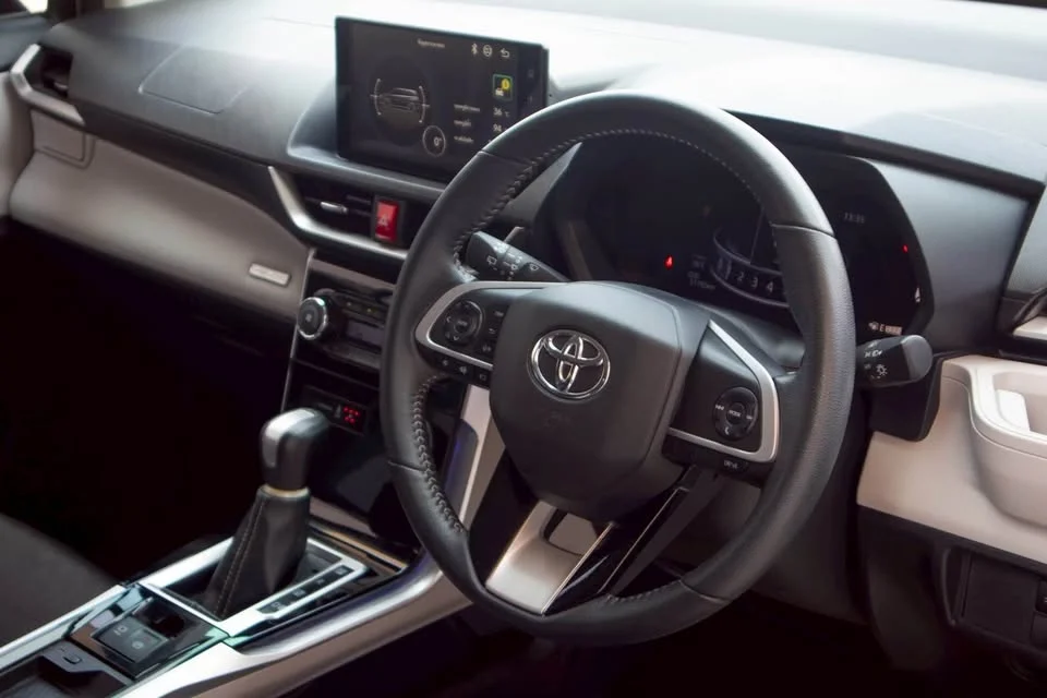 2023 Toyota Veloz III 2