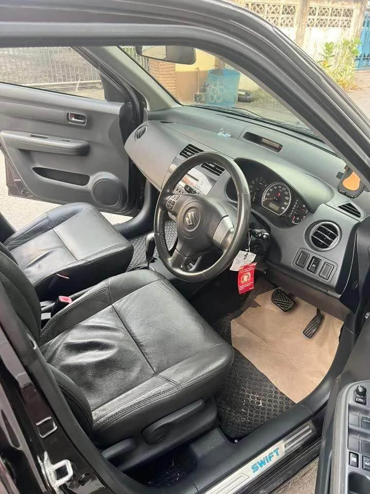 2011 Suzuki Swift I 2