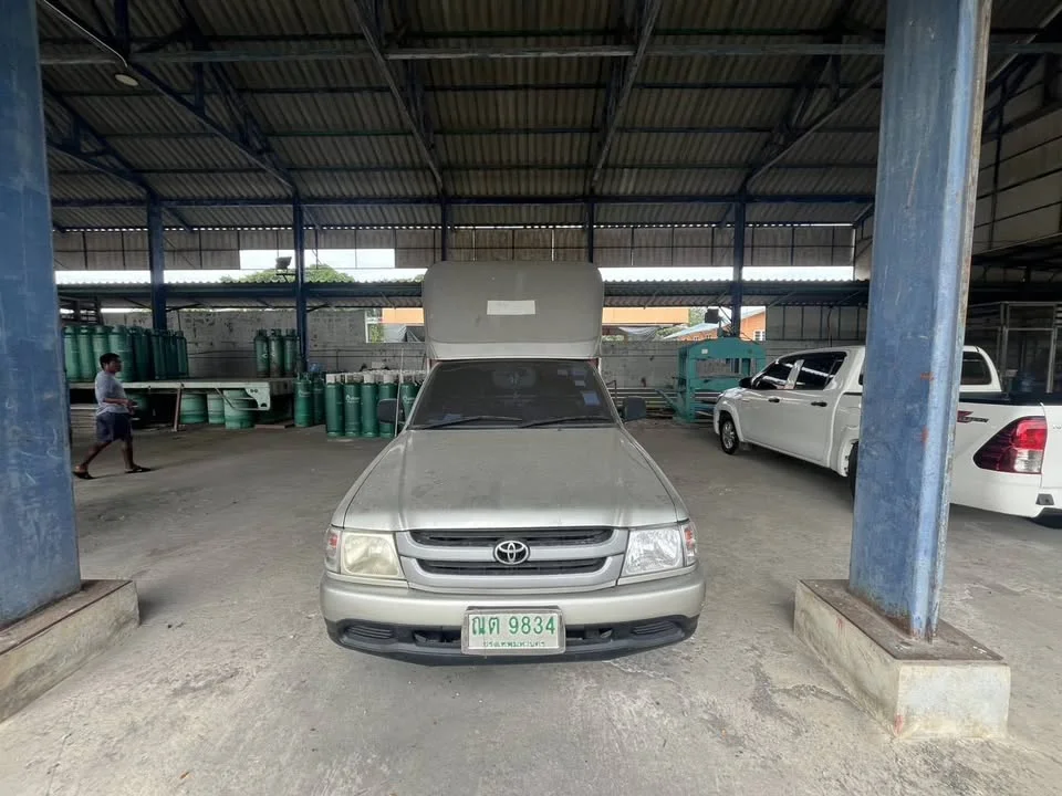 2004 Toyota Hilux Tiger VI 3